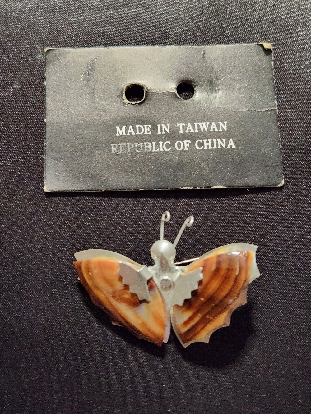 Vintage Natural Shell Butterfly Brooch Pin Taiwan ROC Original Card